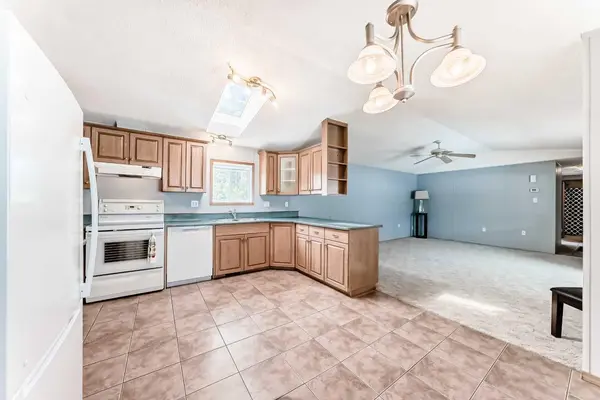 272 Burroughs CIR NE, Calgary, AB T1Y 6K3