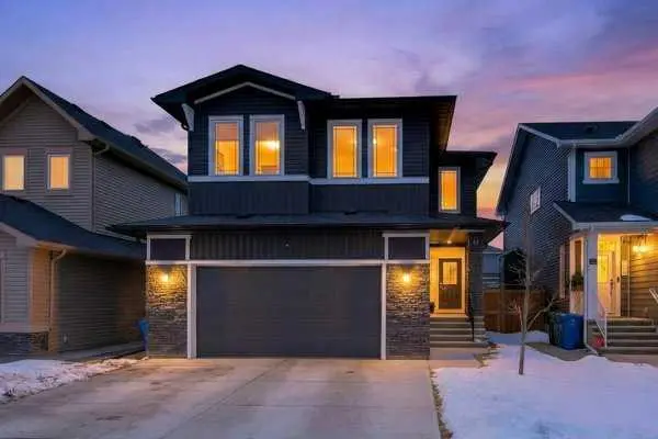 45 Evansfield MNR NW, Calgary, AB T3P 1J8