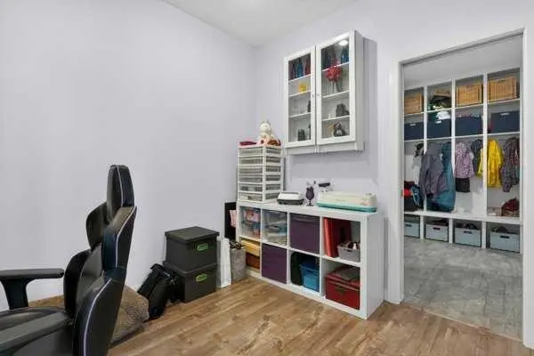 45 Evansfield MNR NW, Calgary, AB T3P 1J8