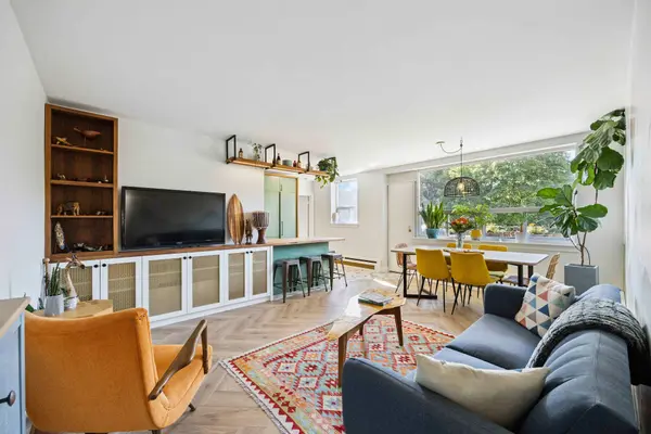 57 Neptune DR #103, Toronto C04, ON M6A 1X2