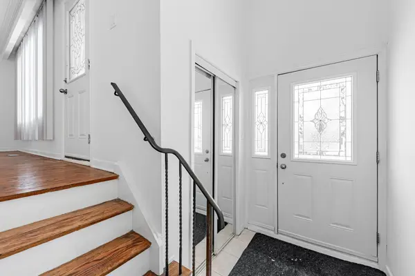 211 Shawnee CIR, Toronto C15, ON M2H 2Y3