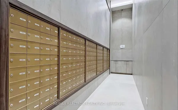 1000 Portage Pkwy #4605, Vaughan, ON L4K 0L1