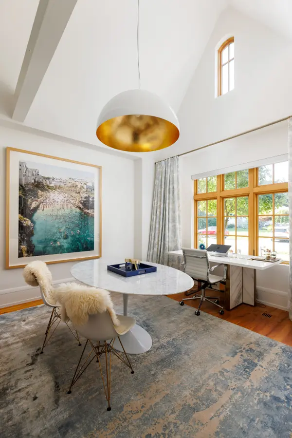 2442 Meadowood CRES, Oakville, ON L6L 1V6