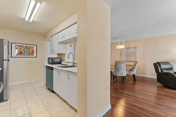 35 Trailwood DR #1013, Mississauga, ON L4Z 3L6