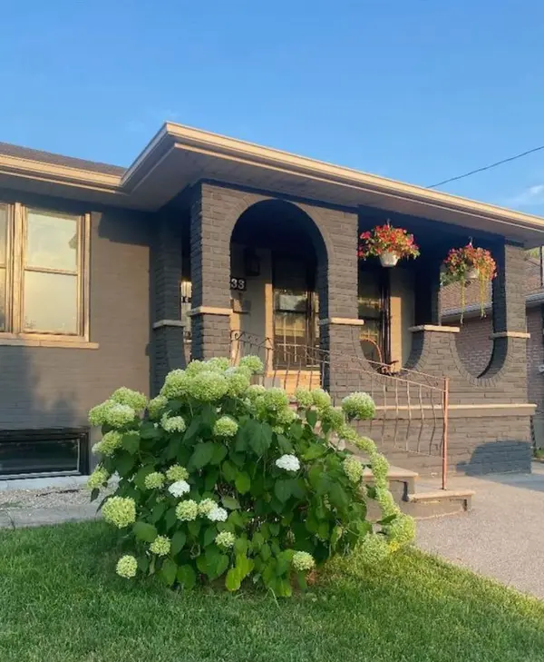 33 Alhart DR #Main, Toronto W10, ON M9V 2N1