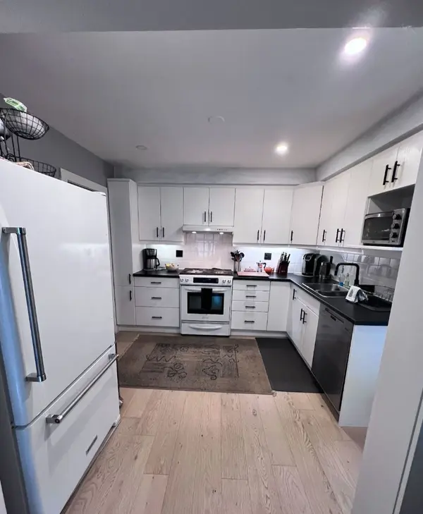 33 Alhart DR #Main, Toronto W10, ON M9V 2N1