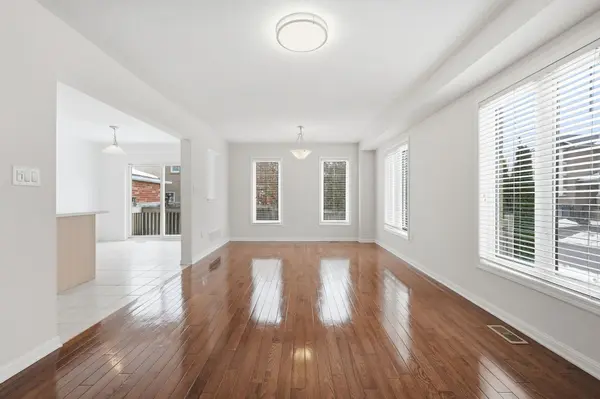 12 EMICK DR, Hamilton, ON L9K 0C8