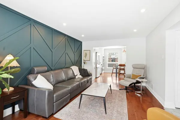 12 Mancil DR, Barrhaven, ON K2J 2J5