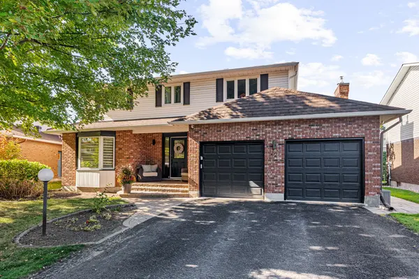 12 Mancil DR, Barrhaven, ON K2J 2J5