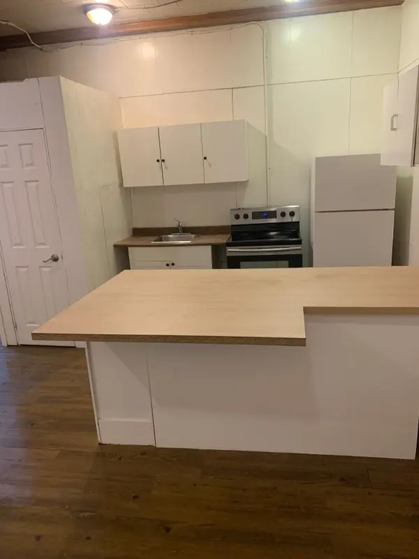 54 Market SQ #B, Quinte West, ON K8V 3V5