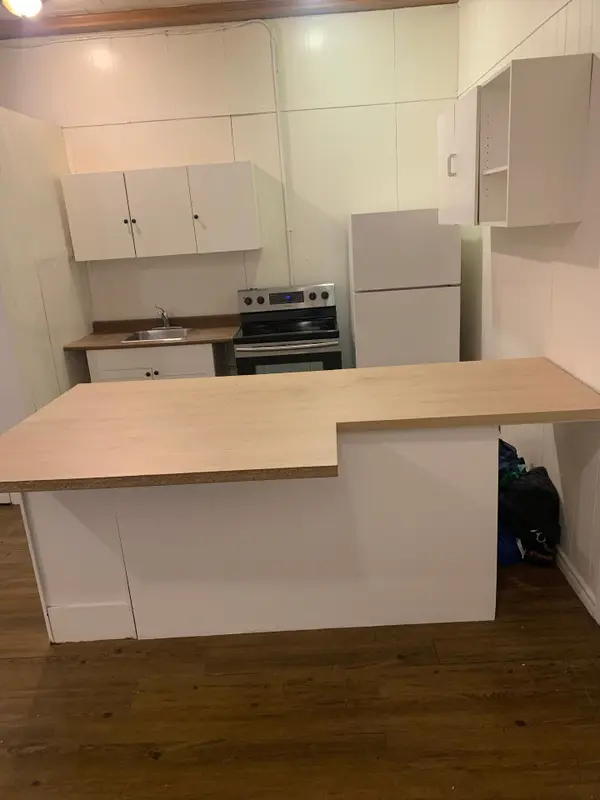 54 Market SQ #B, Quinte West, ON K8V 3V5