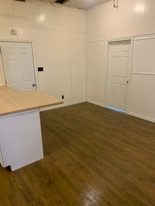 54 Market SQ #B, Quinte West, ON K8V 3V5