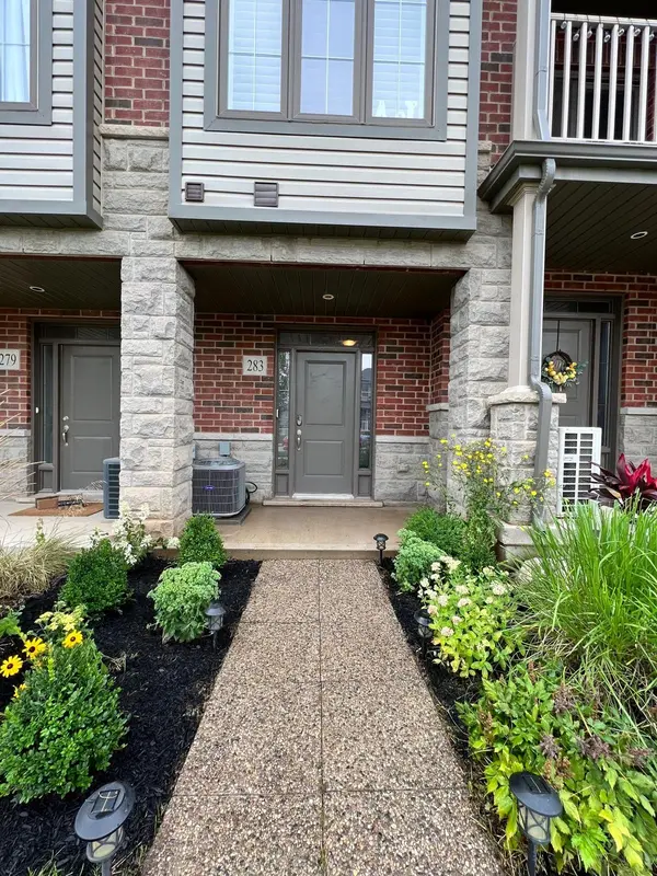 283 Skinner RD, Hamilton, ON L8B 1W5