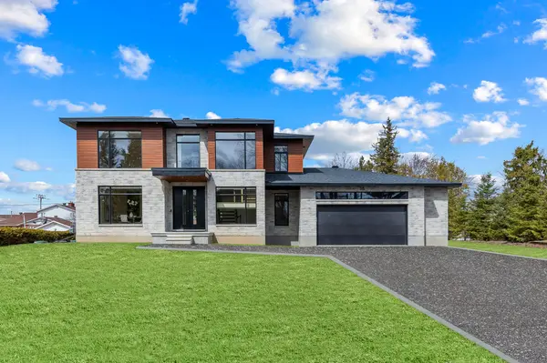 15 Briggs AVE, Country Place - Pineglen - Crestview And Area, ON K2E 6W5