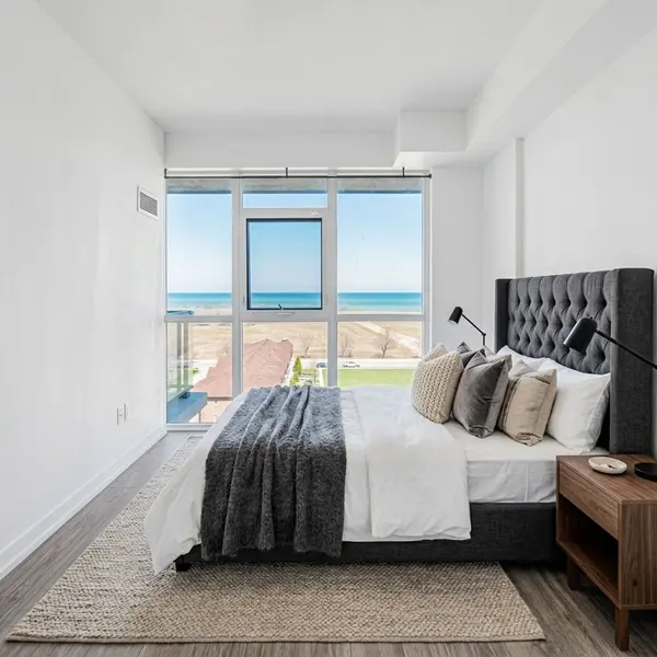 550 North Service RD #711, Grimsby, ON L3M 0H9