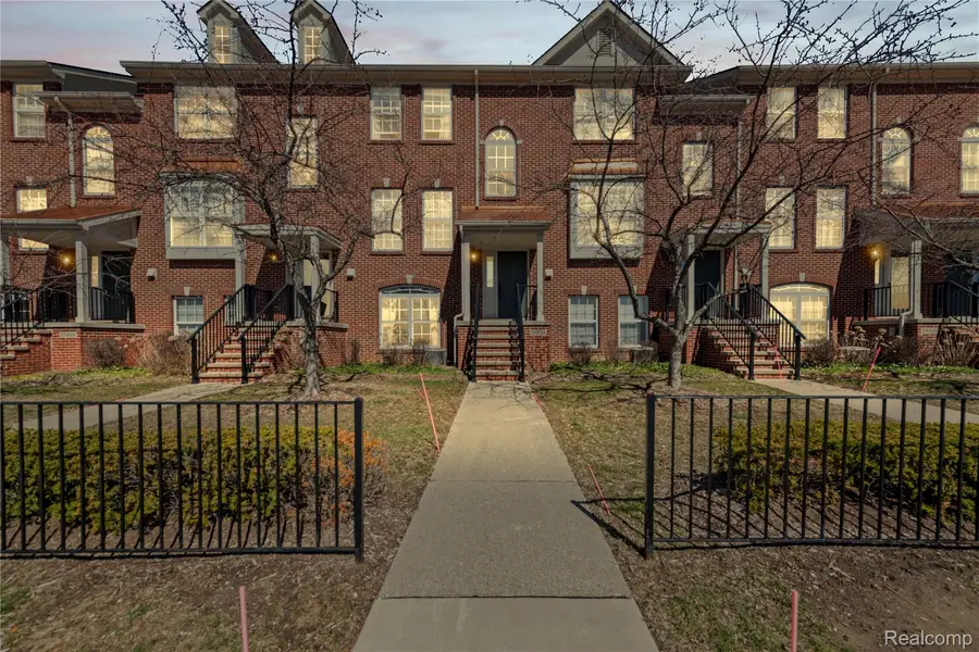 25403 Saint James, Southfield, MI 48075