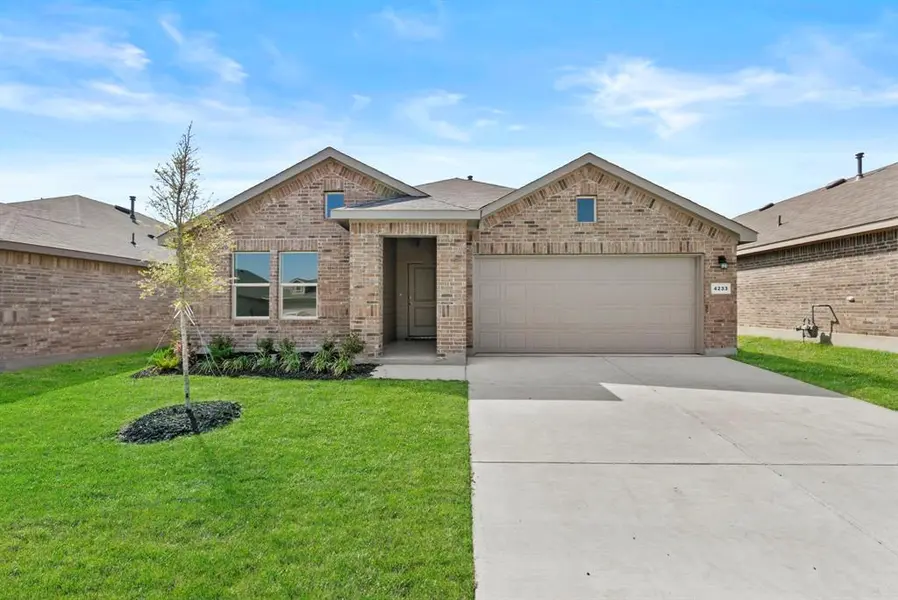 4233 Trickling Creek Lane, Fort Worth, TX 76036