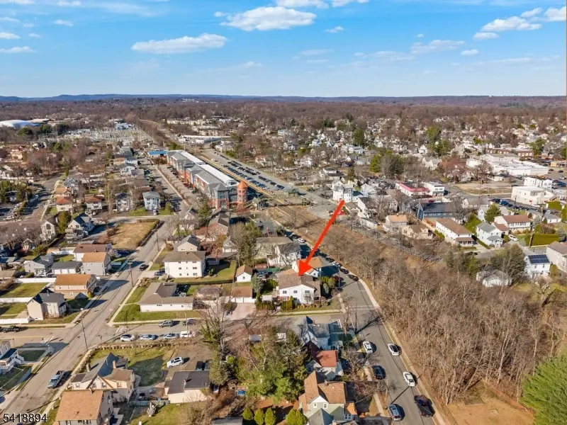 24 Maple Ave, Waldwick Boro, NJ 07463