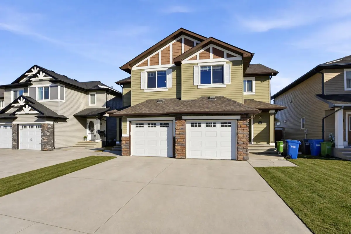 14 Van Slyke WAY, Red Deer, AB T4R 0N4