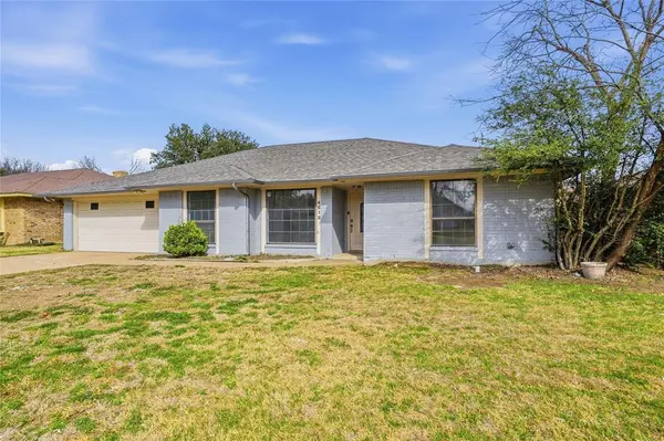 4612 Applewood Road, Fort Worth, TX 76133