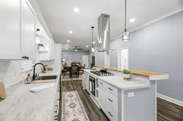 513 W Lamar Street, Alvord, TX 76225