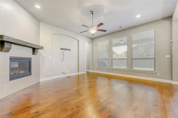 1121 7th Street, Argyle, TX 76226