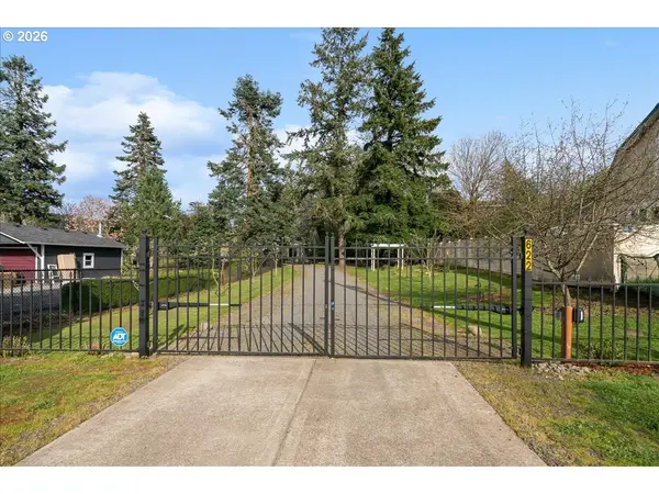 622 SE 4TH AVE, Mill City, OR 97360