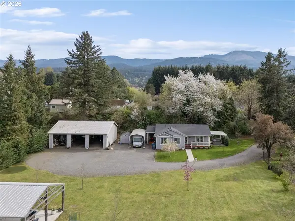 622 SE 4TH AVE, Mill City, OR 97360