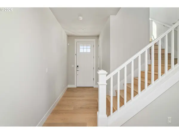 12165 NW HILLER LN, Portland, OR 97229