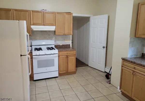 172 9Th St, Passaic City, NJ 07055