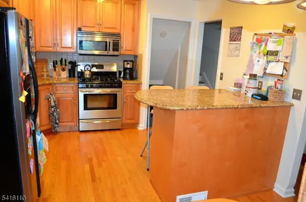 1 Willow St, Chatham Boro, NJ 07928