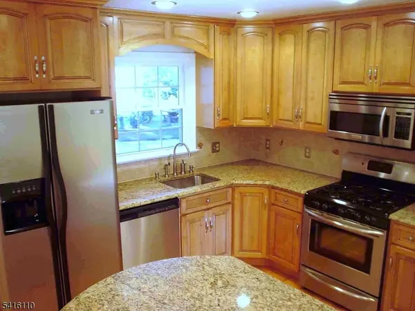 1 Willow St, Chatham Boro, NJ 07928