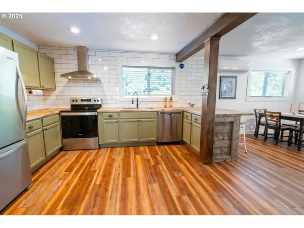 35349 BLITZ LN, Blodgett, OR 97326