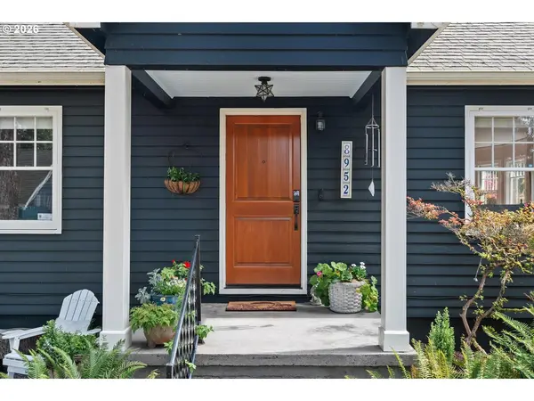 8952 SW 25TH AVE, Portland, OR 97219