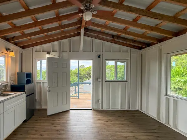 94-6410 HOLOWAI ST, Naalehu, HI 96772