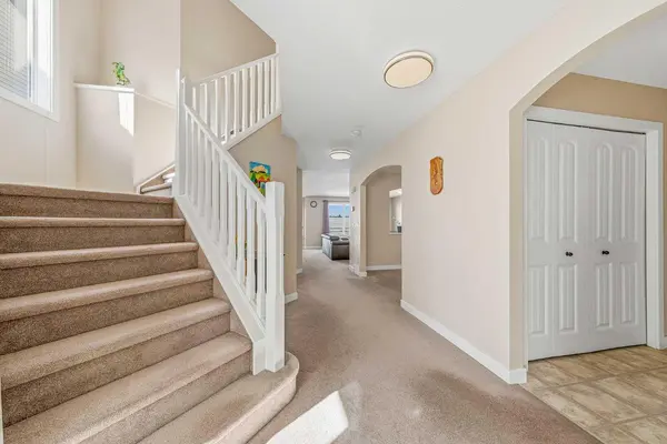 91 Bridlecrest ST SW, Calgary, AB T2Y 4Y8