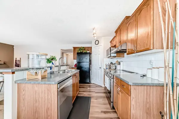 79 Saddleridge Close NE, Calgary, AB T3J 4X2