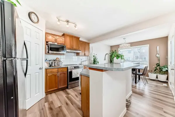 79 Saddleridge Close NE, Calgary, AB T3J 4X2