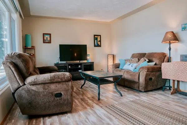 1910 7 AVE, Wainwright, AB T9W 1J1