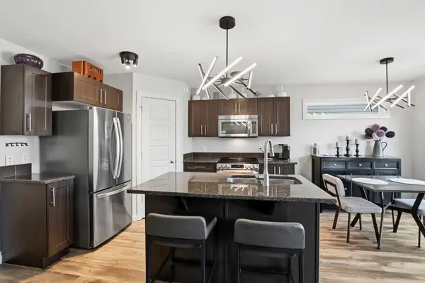 14 Van Slyke WAY, Red Deer, AB T4R 0N4