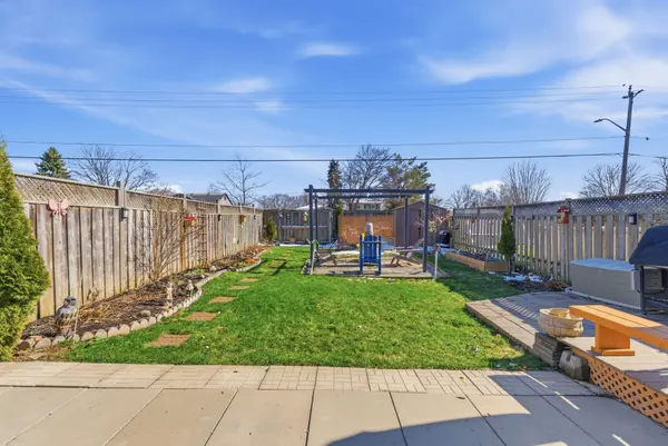 1287 Astra AVE, Oshawa, ON L1K 1H3