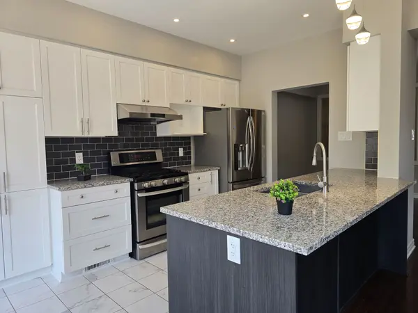 888 Fletcher CIR, Kanata, ON K2T 0B8