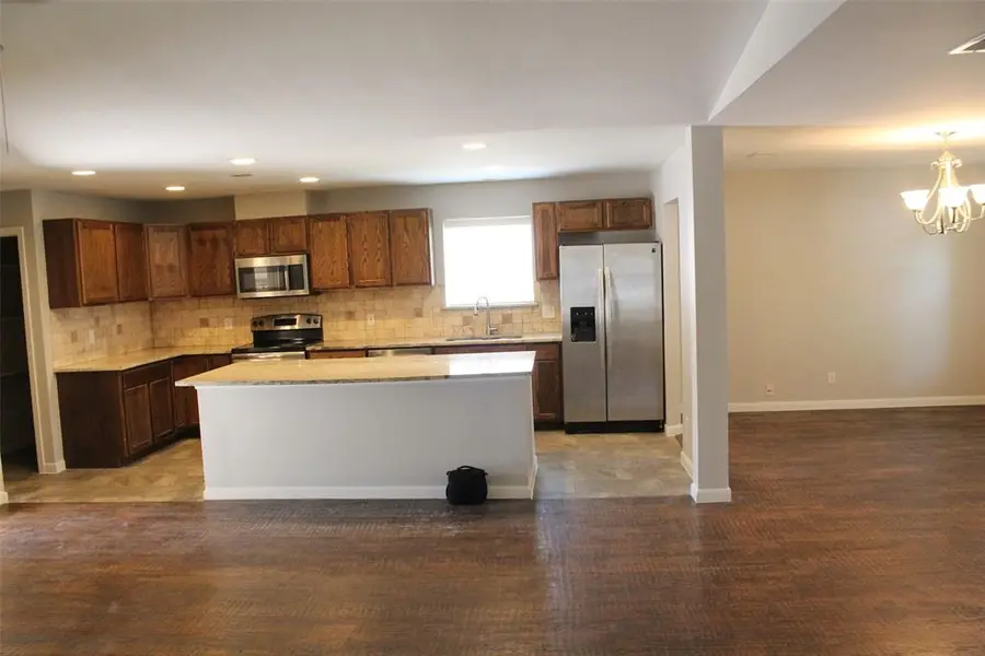 809 W Northgate Drive, Irving, TX 75062