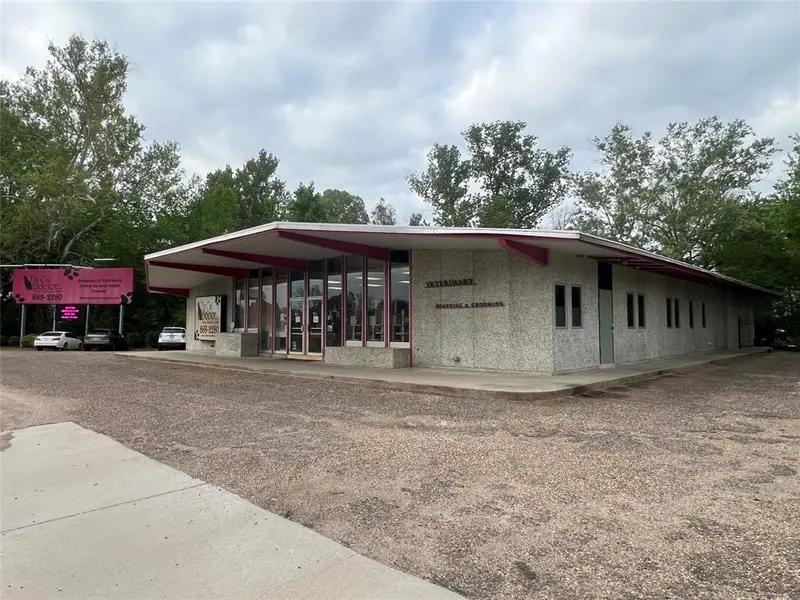 2900 Youree Drive, Shreveport, LA 71104