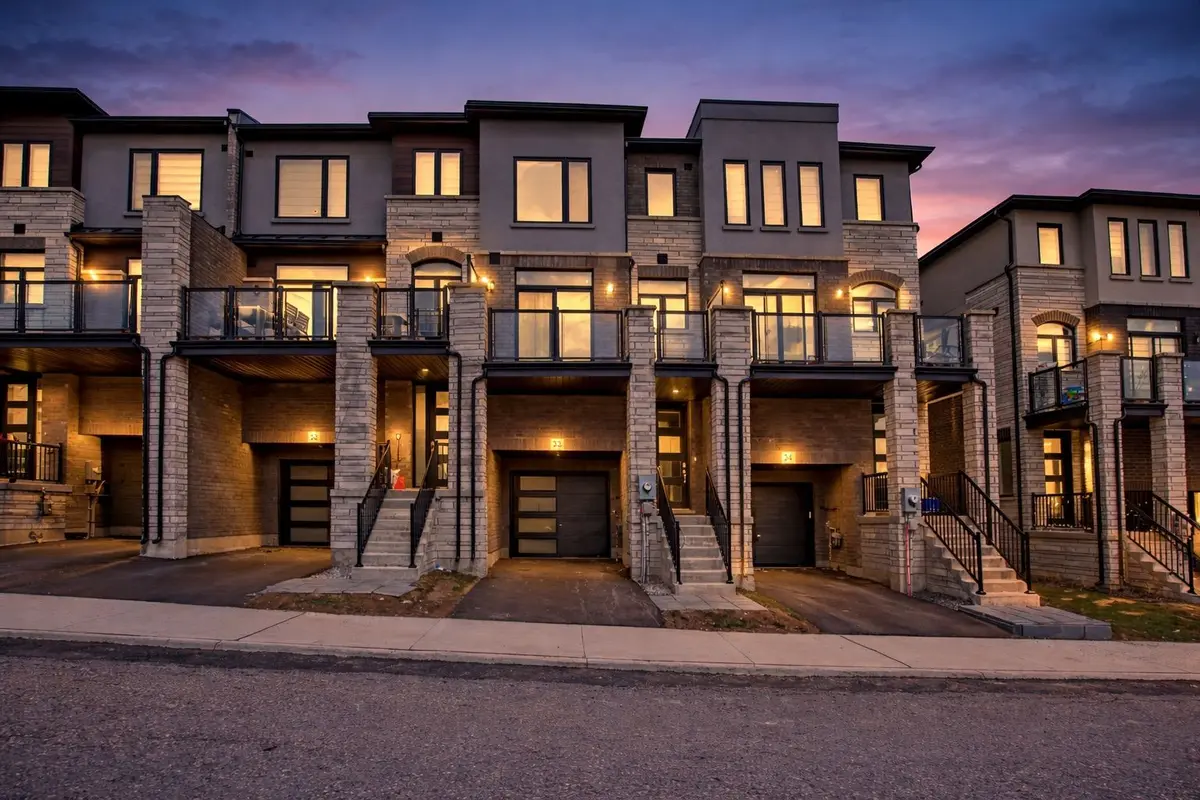 155 Equestrian WAY #33, Cambridge, ON N3E 0E9