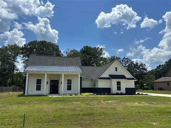 231 Ramsey, Stonewall, LA 71078