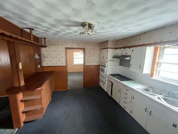 2477 Pinebluff Drive, Dallas, TX 75228