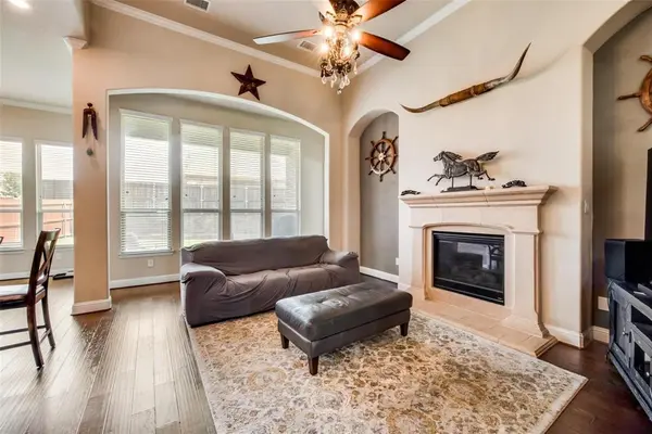 321 Prairie Hill Trail, Lewisville, TX 75056