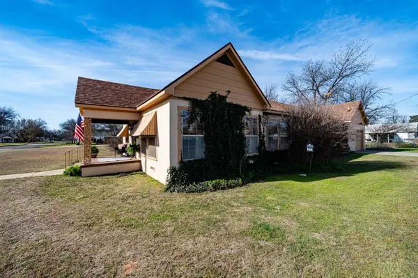 1107 N Avenue G, Haskell, TX 79521