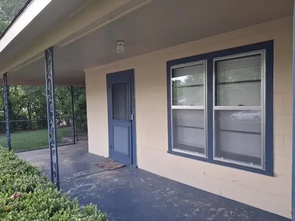 104 E Elmwood Street, Shreveport, LA 71104